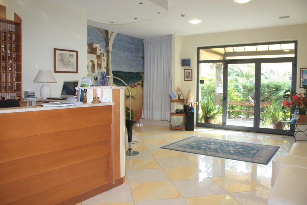 Hotel Lido Vasto Exterior photo