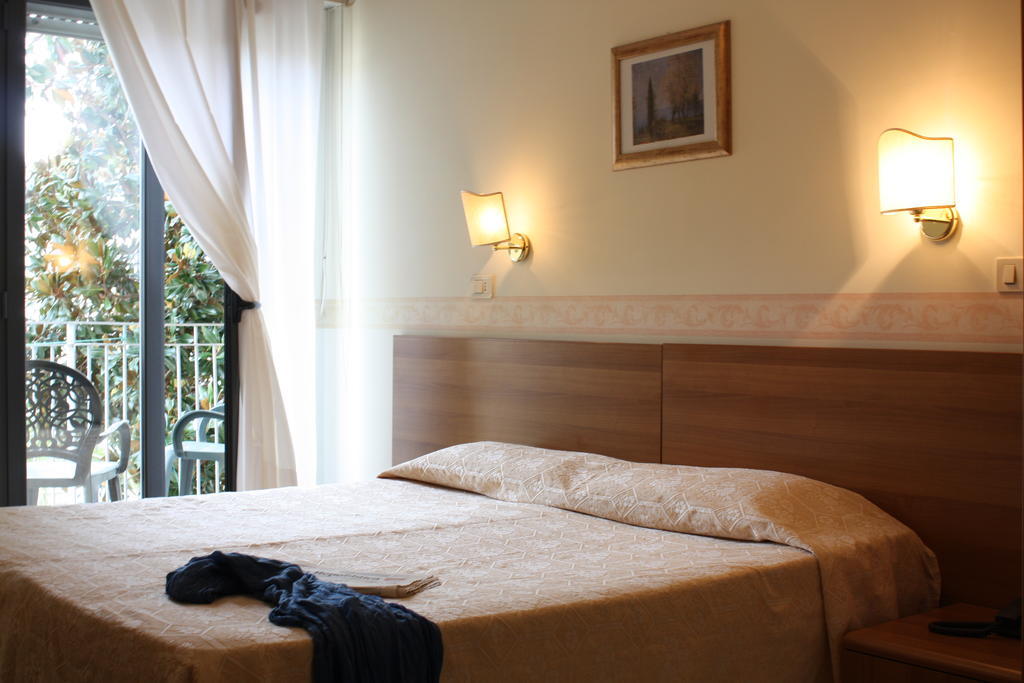 Hotel Lido Vasto Exterior photo